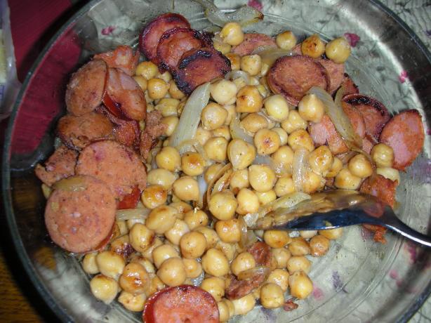 Garbanzos Y Chorizo. Photo by JackieOhNo!
