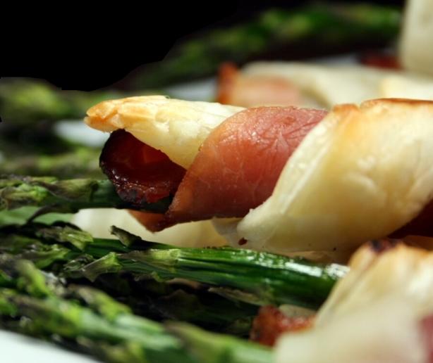 Asparagus with Prosciutto. Photo by Chef floWer