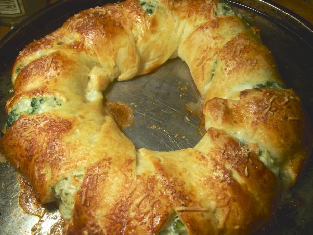 Spinach and Artichoke Wreath(Pampered Chef Copycat). Photo by Sharon123