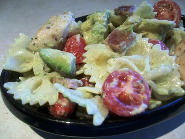 Ranch and Avocado Pasta Salad. Photo by 2Bleu