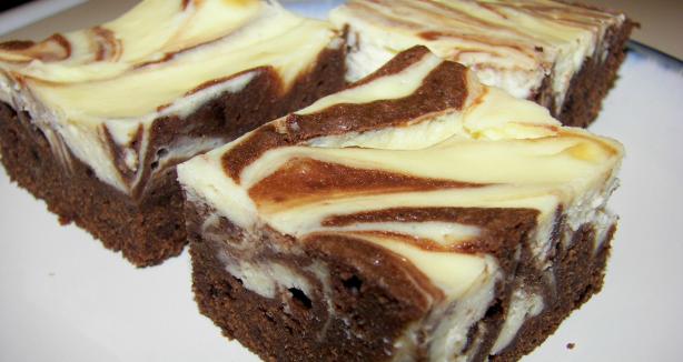 Cream Cheese Marbled Chocolate Brownie. Photo by Baby Kato
