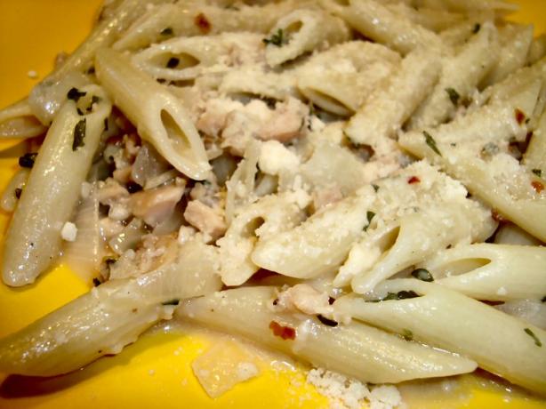 Ziti With Garlic Clam Sauce. Photo by happynana