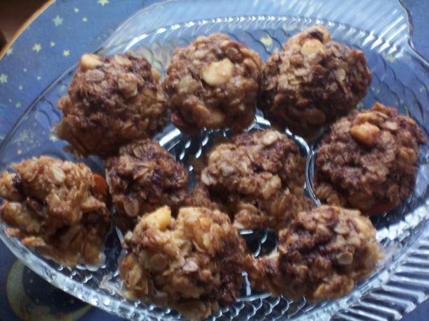 Hudson's Bay Bread (Homemade Granola Bars). Photo by alligirl