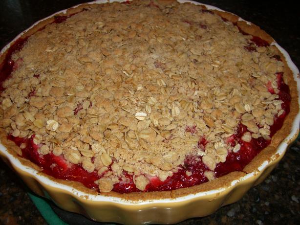 Emeril's Strawberry Crumb Pie. Photo by Spongebob Chefpants