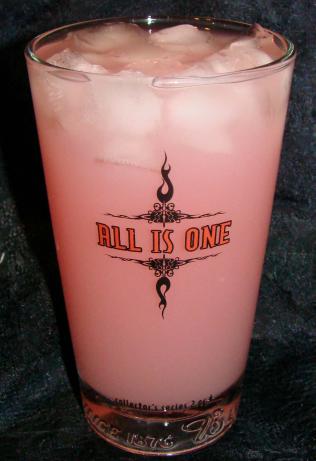 Pinky Lady Lemonade Cocktail. Photo by Boomette
