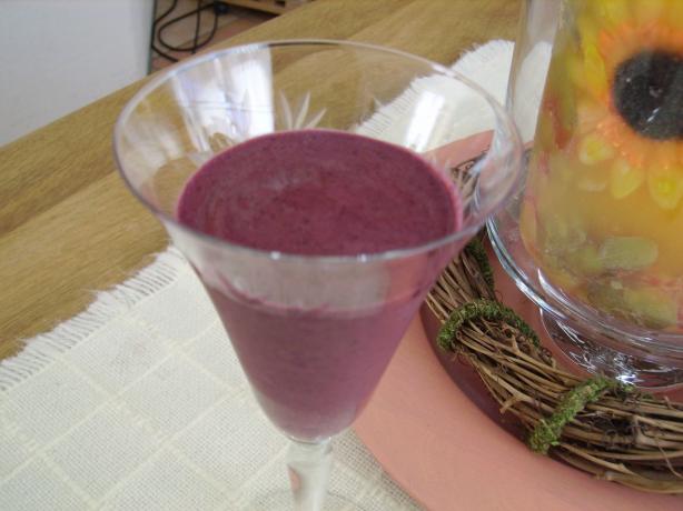 Tahini Blueberry Blender Ice Cream (Raw Food). Photo by Mia in Germany