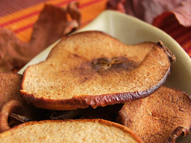 Cinnamon Apple Chips. Photo by Lalaloula