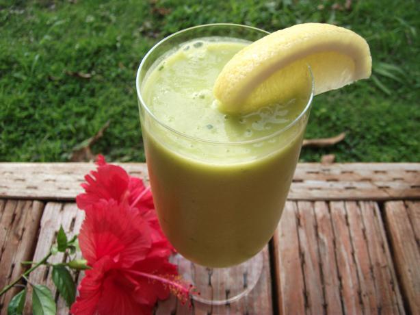 Beauty Bonanza Juice (Cucumber, Avocado, Lemon). Photo by Mindelicious