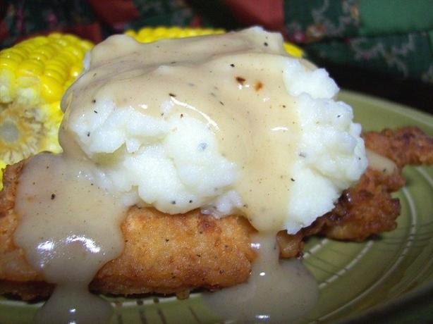 Chicken With Mashed Potatoes and Buttermilk Gravy. Photo by Chef shapeweaver &copy;