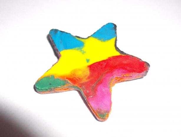 " Born Again Crayons " - Kids Fun Crafts. Photo by Um Safia