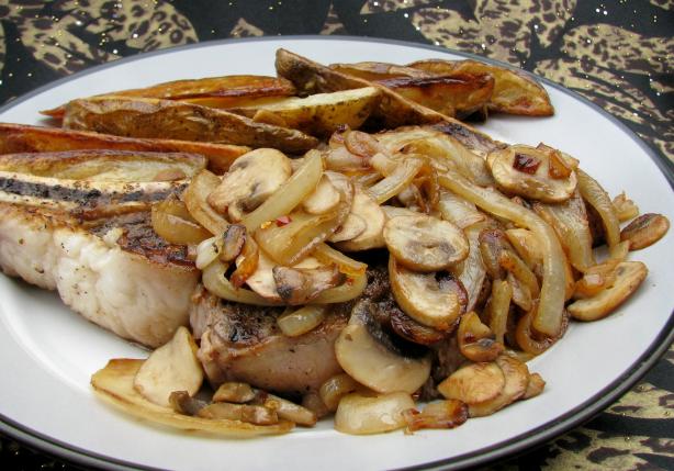 Mushroom-Onion Burger/Steak Topper. Photo by lazyme