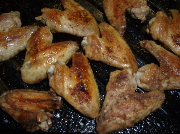 Simple Boil and Bake Crispy Chicken Wings. Photo by sloe cooker