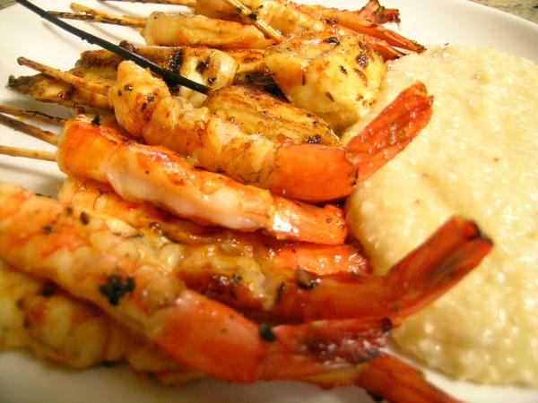 Barbecued Bourbon Shrimp With Cheddar Cheese Grits. Photo by Rinshinomori