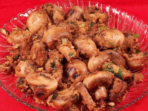 Garlic Button Mushrooms With Breadcrumbs. Photo by Lavender Lynn