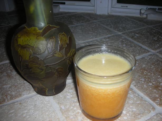Bryan Adams' Pineapple-Ginger Juice. Photo by JackieOhNo!