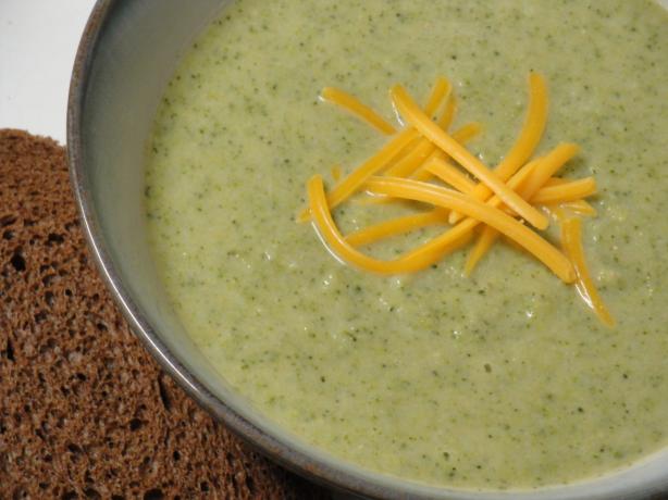 Healthy Broccoli, White Bean & Cheddar Soup. Photo by Pismo