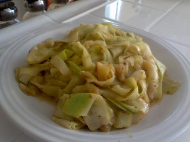 Zucchini Noodles Low-Carb. Photo by msjenipher1