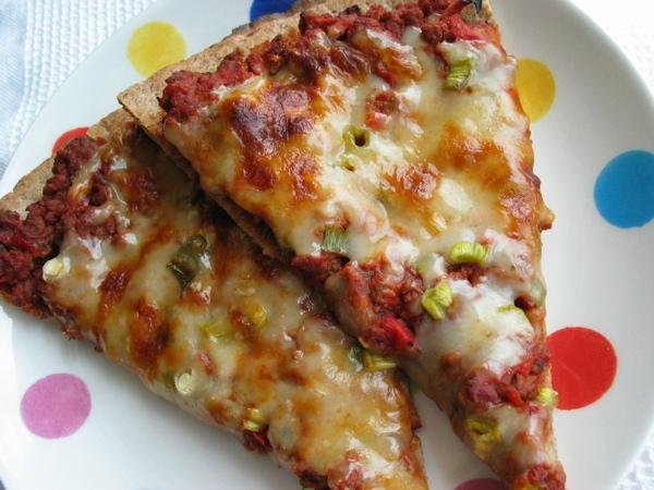 Cheesy Sloppy Joe Pizza. Photo by flower7