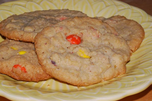 Reese's Mini Pieces Oatmeal Cookies. Photo by Katzen