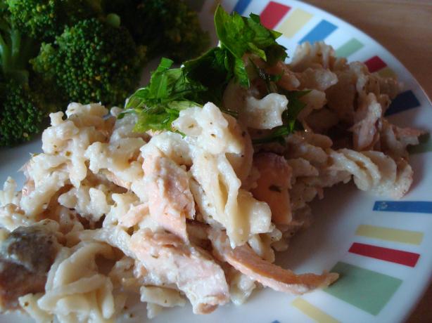 No-Guilt Creamy Salmon and Pasta. Photo by Starrynews