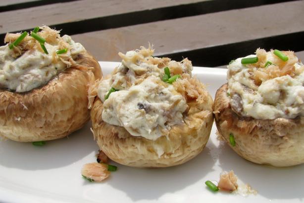 Salmon and Chive Stuffed Mushrooms. Photo by lazyme
