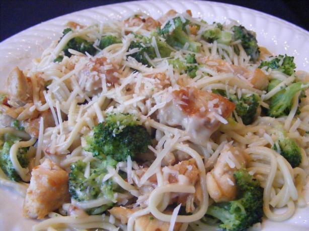 Chicken Broccoli Alfredo. Photo by Seasoned Cook