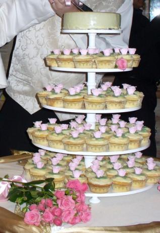 White Chocolate Mud Cake With Frosting. Photo by mortar&pestle
