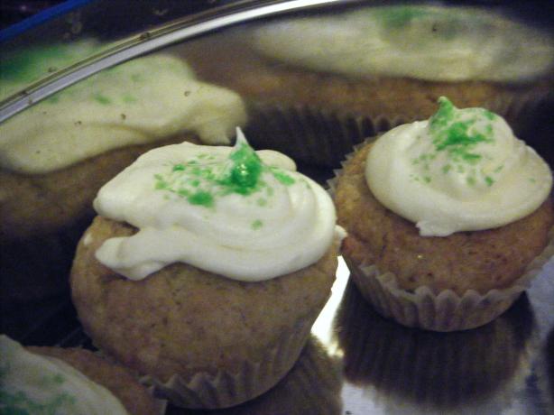 Frosted Lemon Cupcakes Vegan. Photo by pornstarbarbie