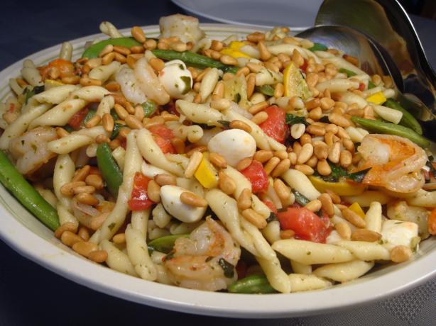 Pesto Pasta Primavera With Shrimp. Photo by Lori Mama