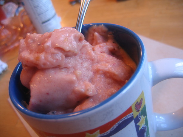Mango Kiwi Strawberry Smoothie. Photo by White Rose Child