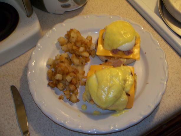 Eggs Benedict. Quick and Delicious.. Photo by raminkc