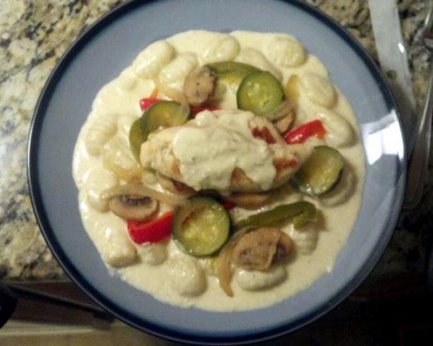 White Wine Garlic Alfredo Sauce. Photo by glf721
