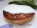 Salmon Burgers With Lemon-Sour Cream Sauce