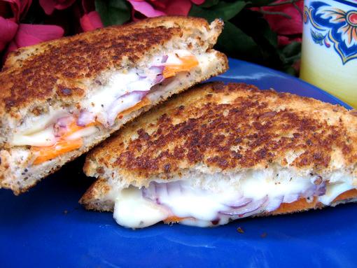 Easy, Spicy, Veggie Grilled Cheese Easy, Spicy, Veggie Grilled Cheese