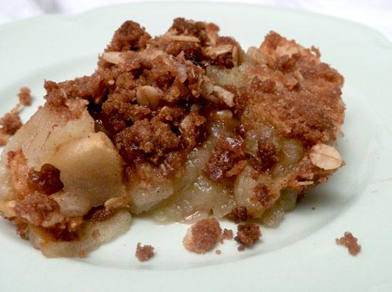 Apple Crisp. Photo by momaphet