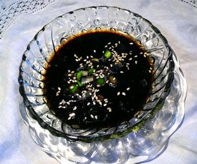 Sesame Dipping Sauce. Photo by Mikekey