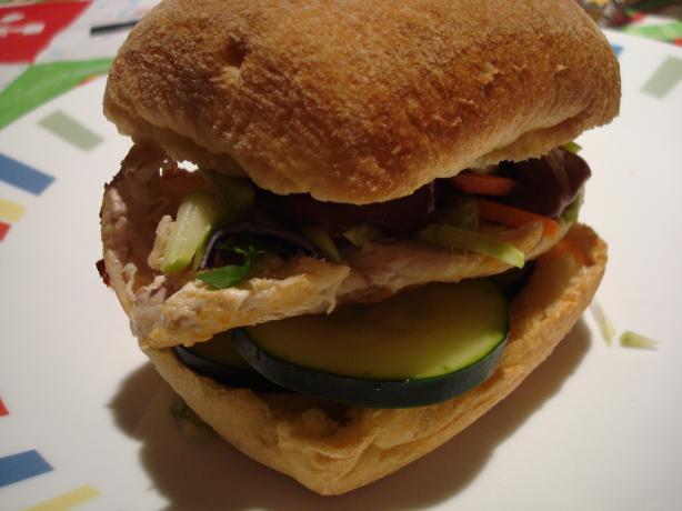 Vietnamese Chicken Sandwich (Banh Mi). Photo by Starrynews