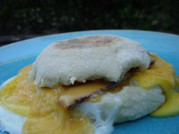 Quick Bacon & Egg-Wich. Photo by breezermom