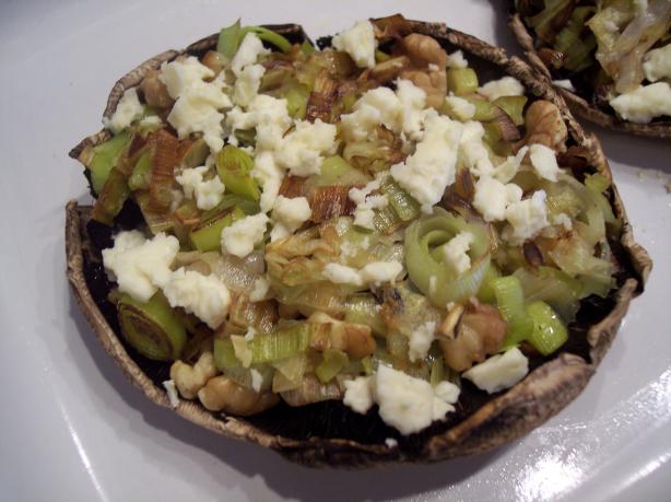 Stuffed Mushrooms With Leeks, Blue Cheese and Walnuts.. Photo by Nif