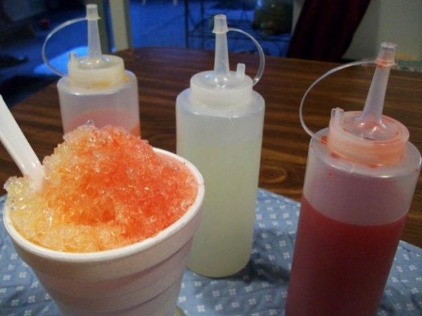 Sugar-Free Snow Cone Syrup Made-Fast!. Photo by 2Bleu