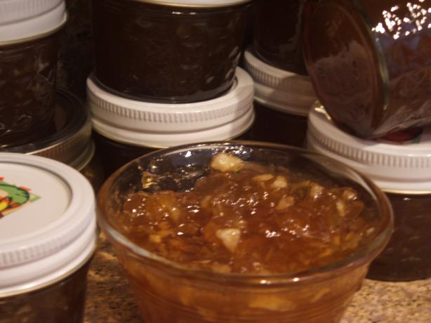 Grandma's Apple Pie Jam. Photo by Antifreesz