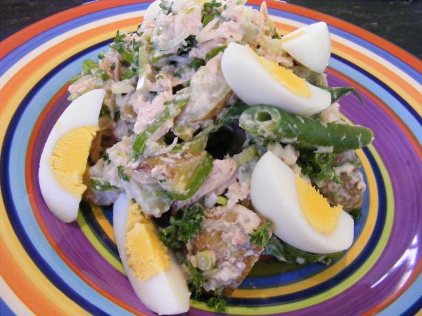 Potato, Tuna & Egg Salad (21 Day Wonder Diet : Day 2 ). Photo by Sara 76