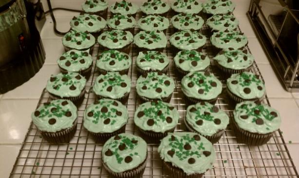 Bailey's Irish Cream Cupcakes. Photo by amberguesa