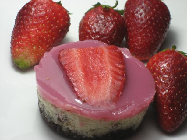 Individual Strawberry Cheesecake Tarts. Photo by Pneuma