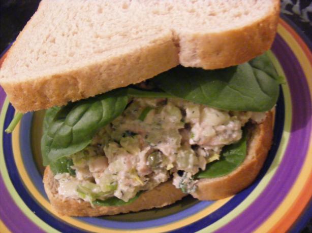 Tuna, Celery & Dill Sandwich (21 Day Wonder Diet: Day 15). Photo by Sara 76