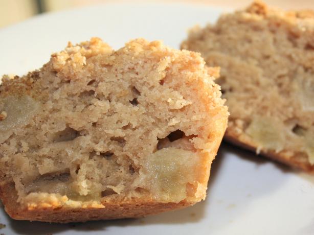 Apple Cinnamon Muffins With Crumble Topping (Gluten-Free). Photo by **Jubes**