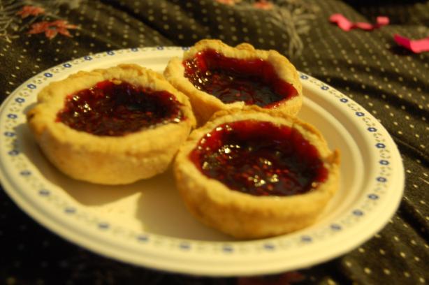 Tantalizing Raspberry Tarts. Photo by Katplus3