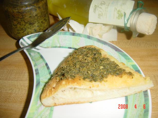 Garlic Pesto Spread. Photo by milliwuu