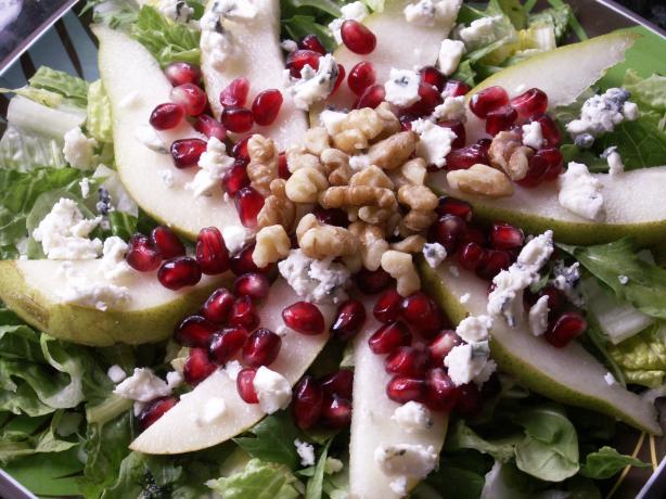 Pomegranate Pear and Arugula Salad. Photo by JanuaryBride
