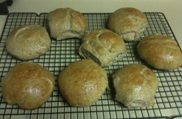 Hamburger Buns. Photo by Greeny4444